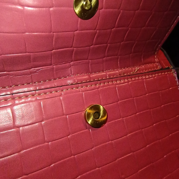 St. John's Bay Pink Croc-Embossed Crossbody Bag - Picture 5 of 10